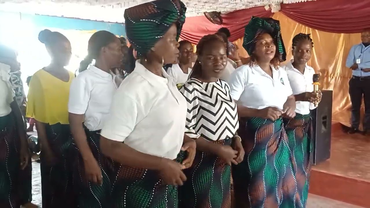 CORO DAS MAES DE MOSSURIZE NA GRANDE QUINTA PROVINCIAL DAS MAES