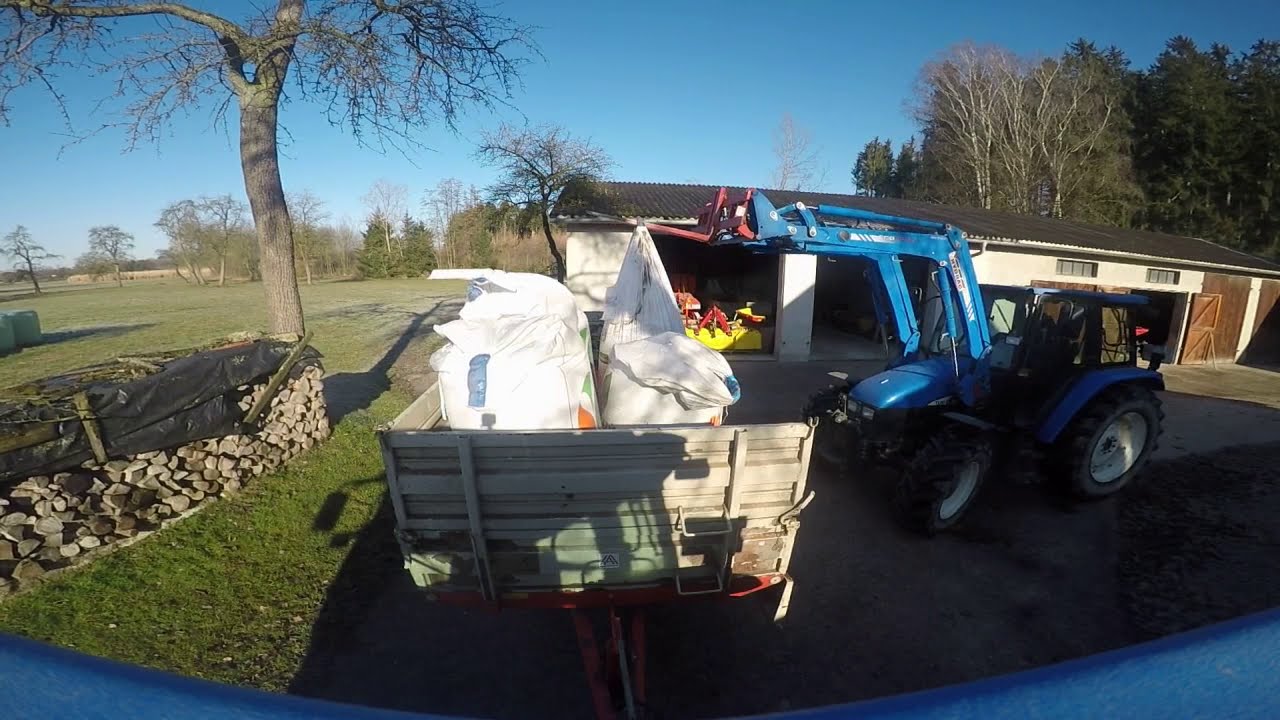 Frühjahrsdüngung im Getreide mit New Holland TL100A