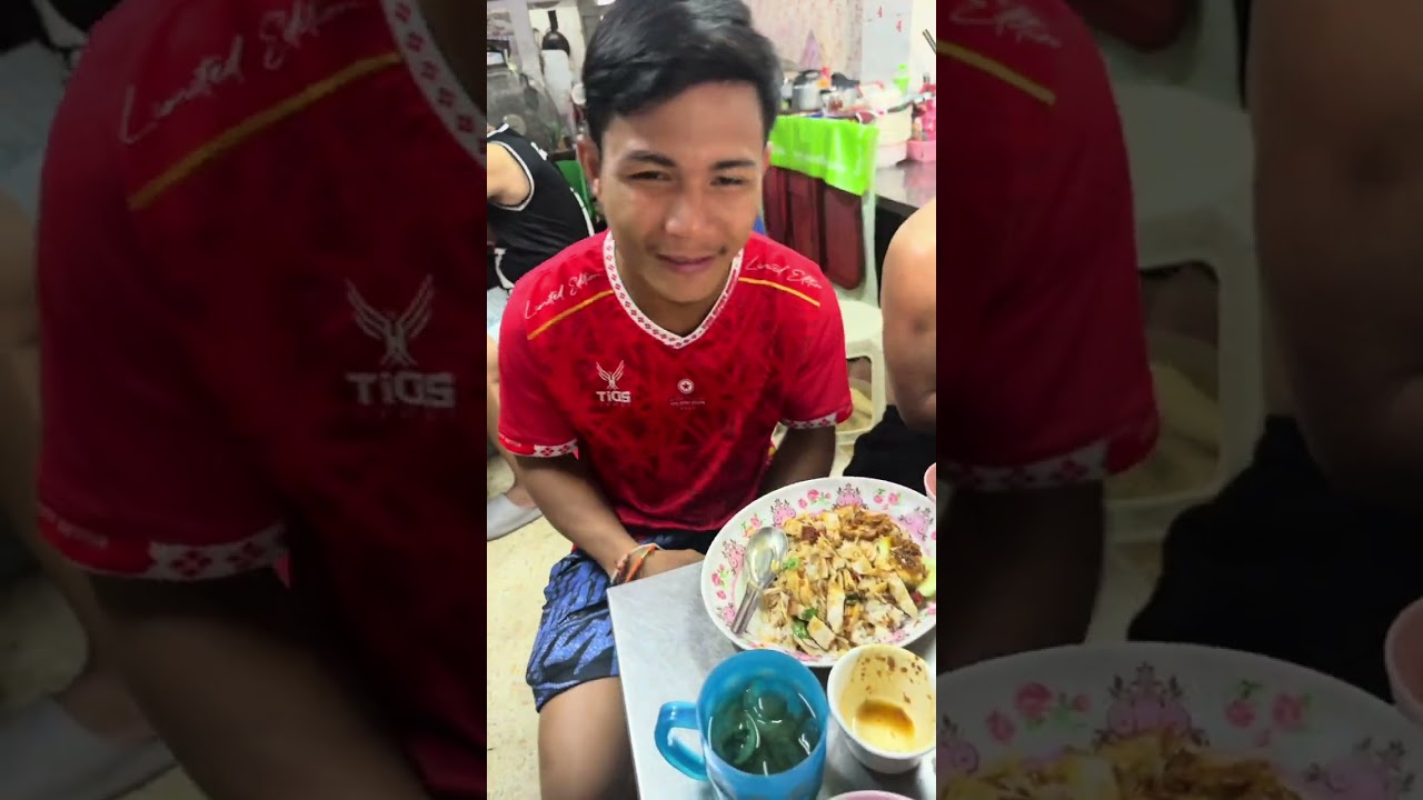 ขอบคุณอาจารย์ขุนศึกครับเลี้ยงข้าวนักมวยวันนี้ครับที่เจ้า ด่วน 99นมวยในสังกัด ชนะวันนั้นครับ❤️🙏