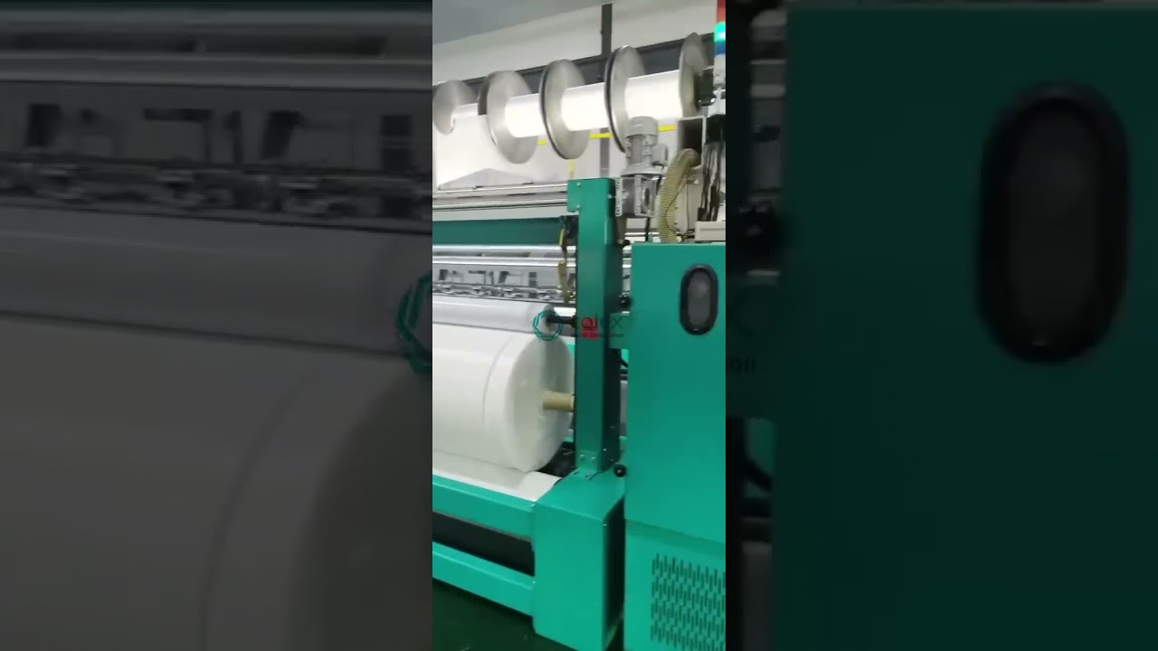 creased warp knitting fabric are made by weft insertion machine