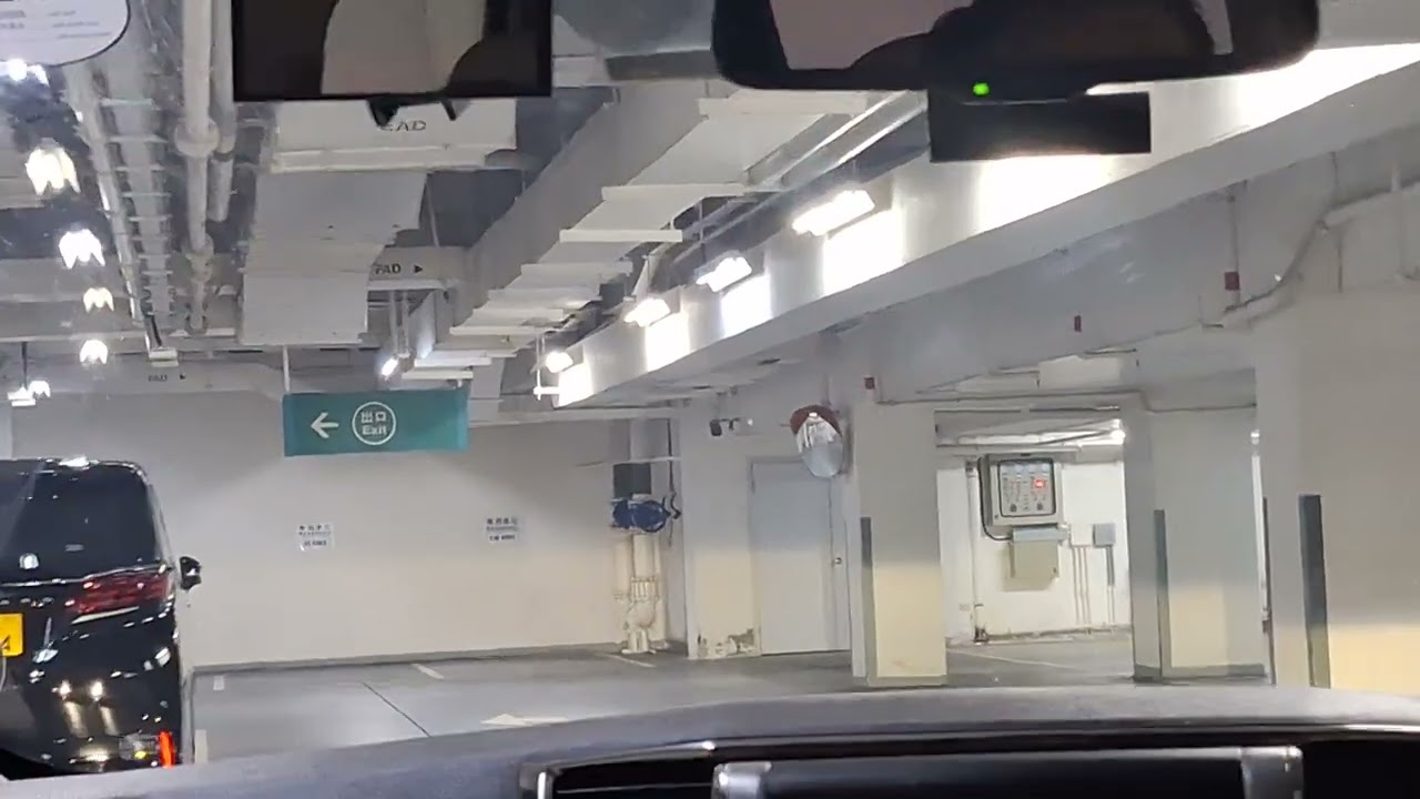 海港城1號港威大廈停車場D區專用車位入往B區停車場