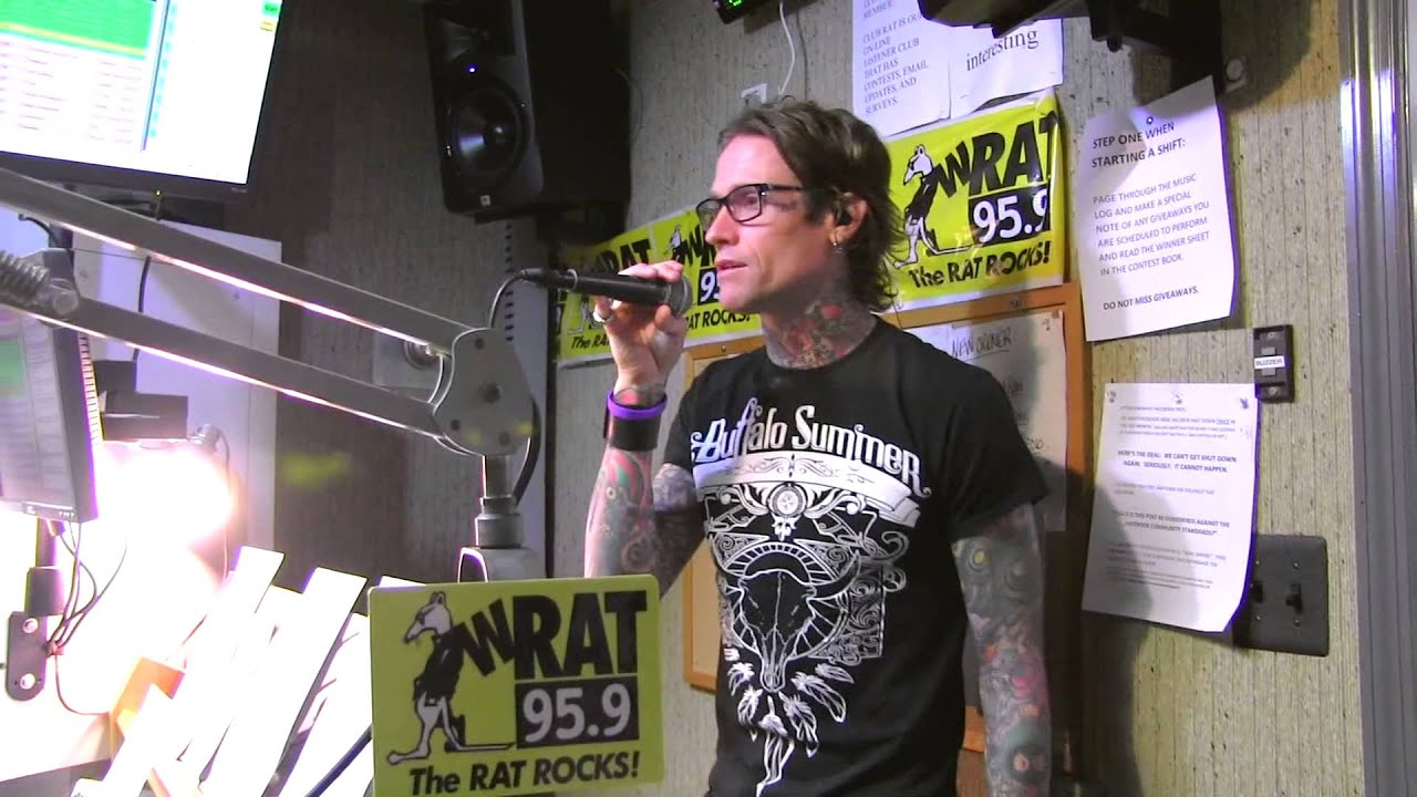 Buckcherry Performing 