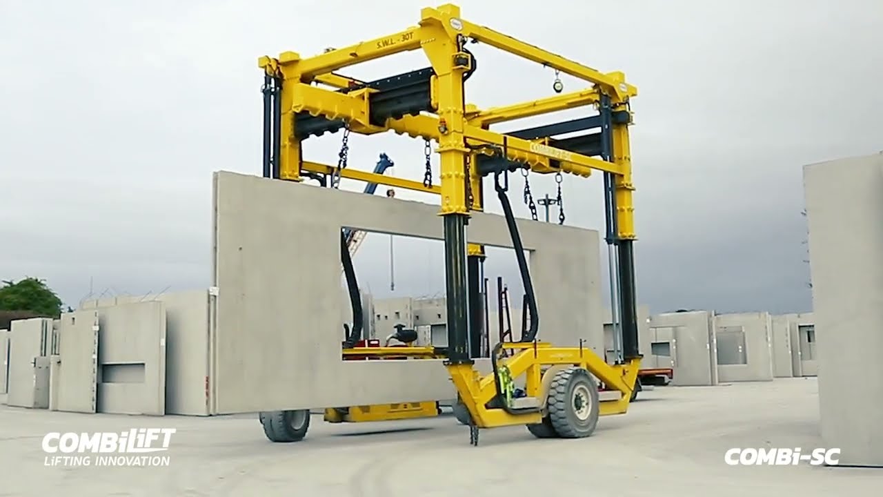 Combilift Straddle Carrier - movimentazione di manufatti di cemento