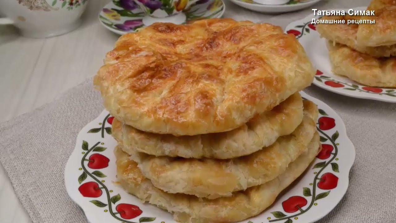 Плацинды с творогом из вытяжного теста в духовке