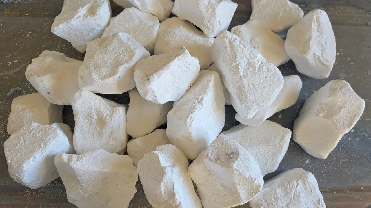 NOT a Plain Jane Gym Chalk Crush | ASMR | Relax | Sleep | Bonus Crush | Satisfying | Focus