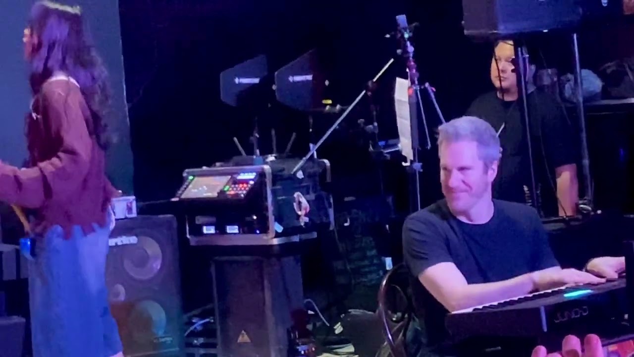 Missioned Souls GONE AWAY by The Offspring Live Performance feat. Johnny of Throga - Vocal Gym