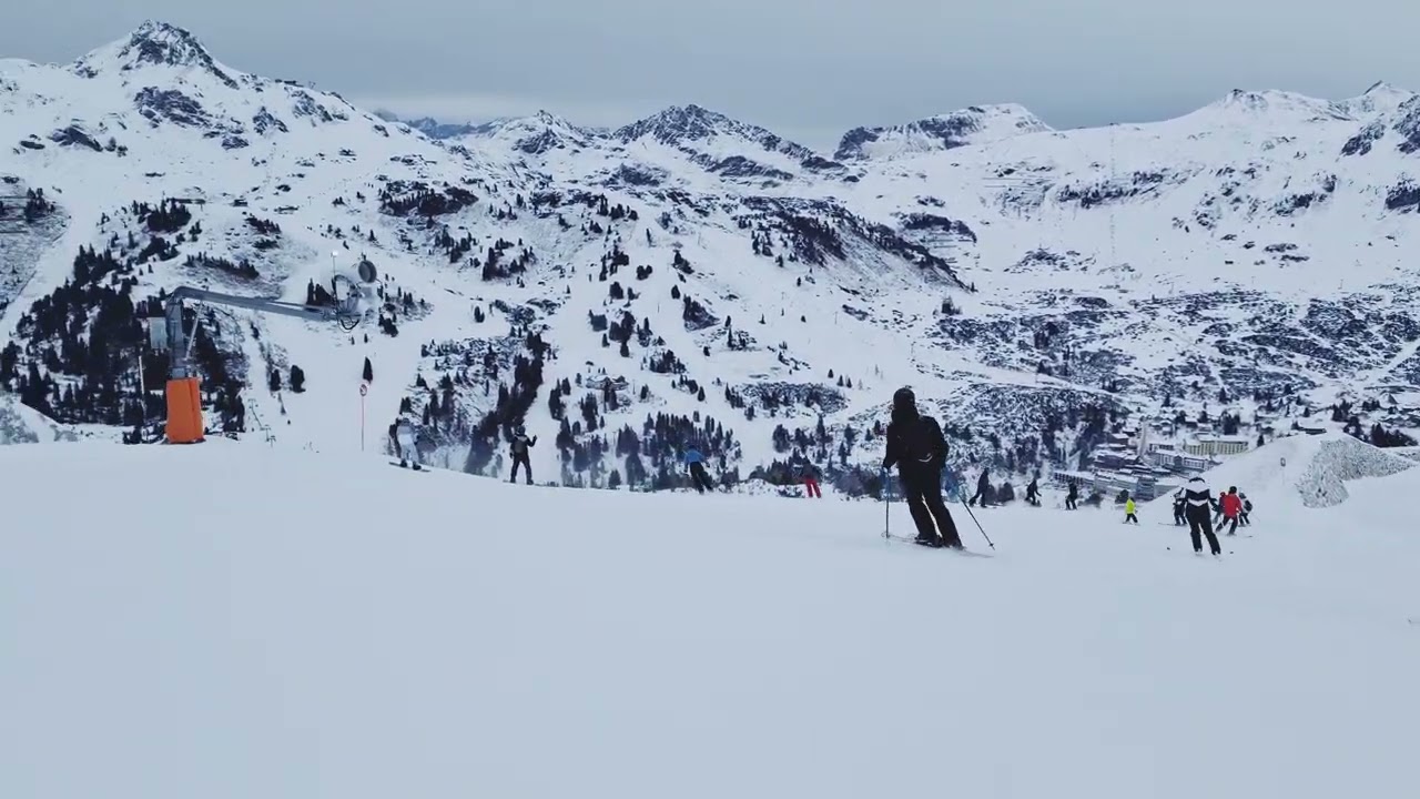 Skiing in Obertauern Austria Blue Piste 14B
