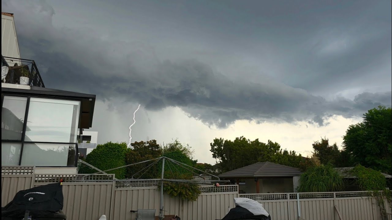 Developing Thunderstorm w/ Strong Winds & Heavy Rain | Sydney Australia - 22/2/26