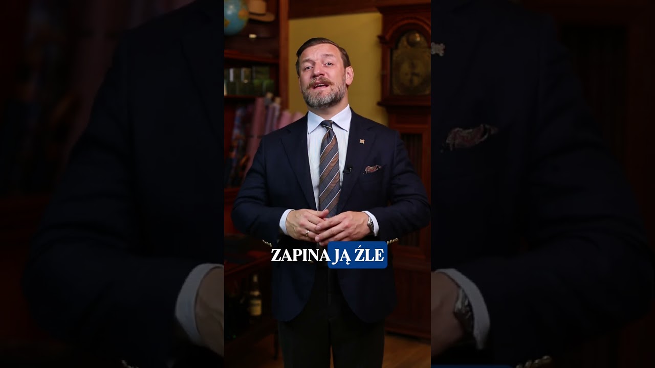 Choć&nbsp;to proste, wiele os&oacute;b robi to bardzo źle! Tłlumaczę jak zapinać guziki w r&oacute;żnych marynarkach.