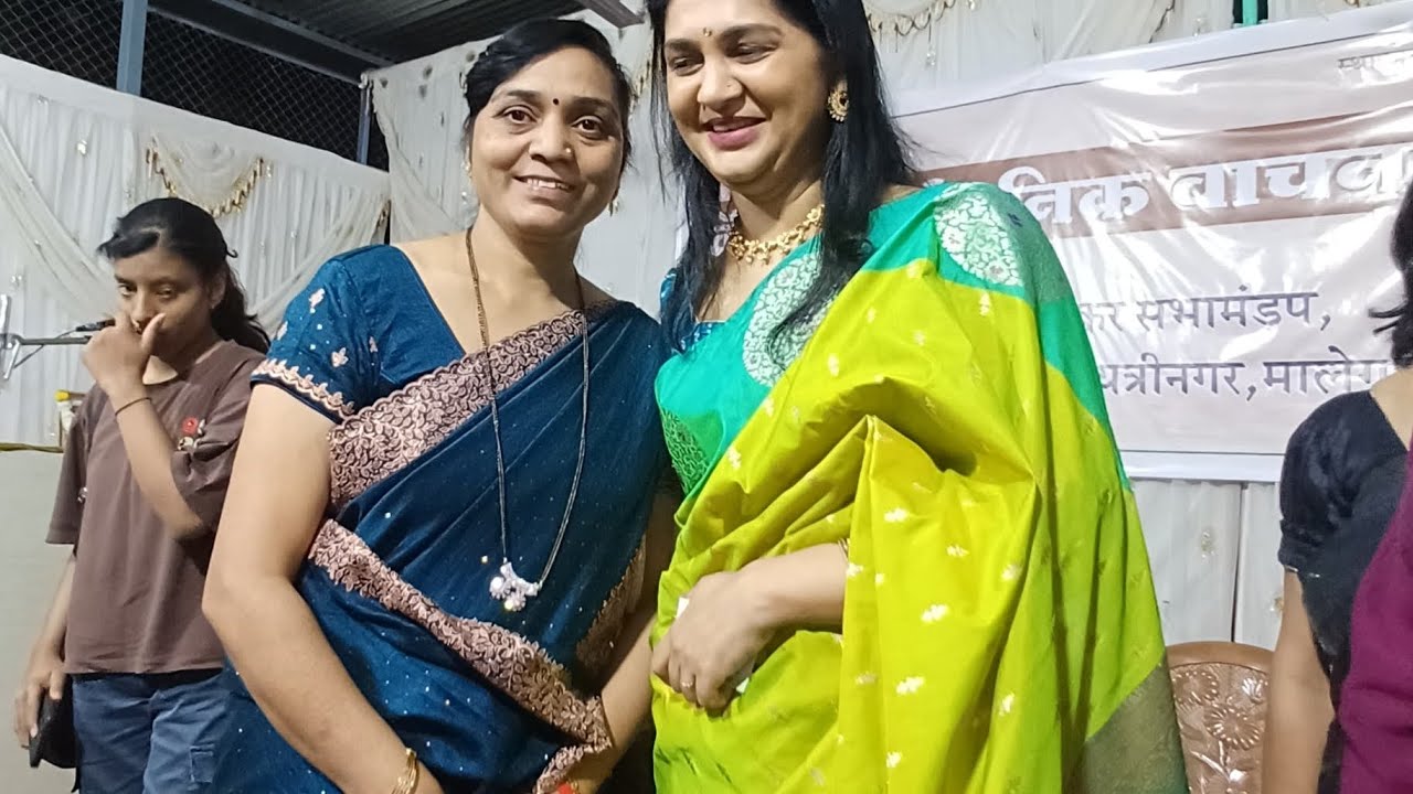 समीरा गुजर सुप्रसिद्ध अभिनेत्री व व्याख्याता, सूत्रसंचालिका  मालेगाव येथे व्याख्यान देणेसाठी उपस्थित