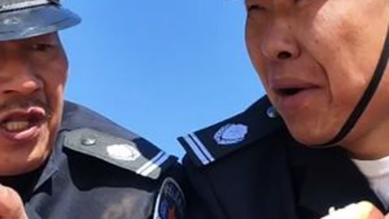溜子哥和秃子第一天当村里的管理员堵了半天啥也没堵着还冻得够呛 #农村生活 #生活纪实 #原创视频 #农村