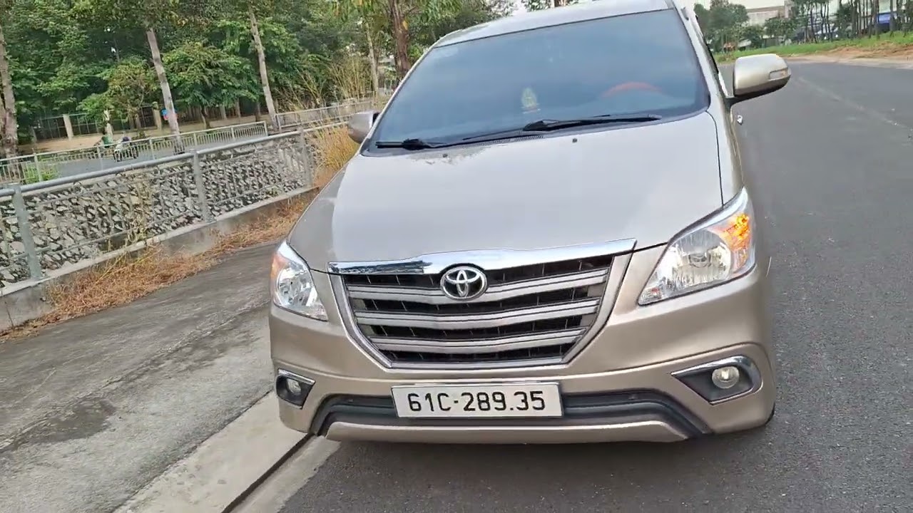 innova 2015 2.0 E vàng cát 1 siêu phẩm có 1 không 2 giá 345 (bớt 10tr)cho anh chị 