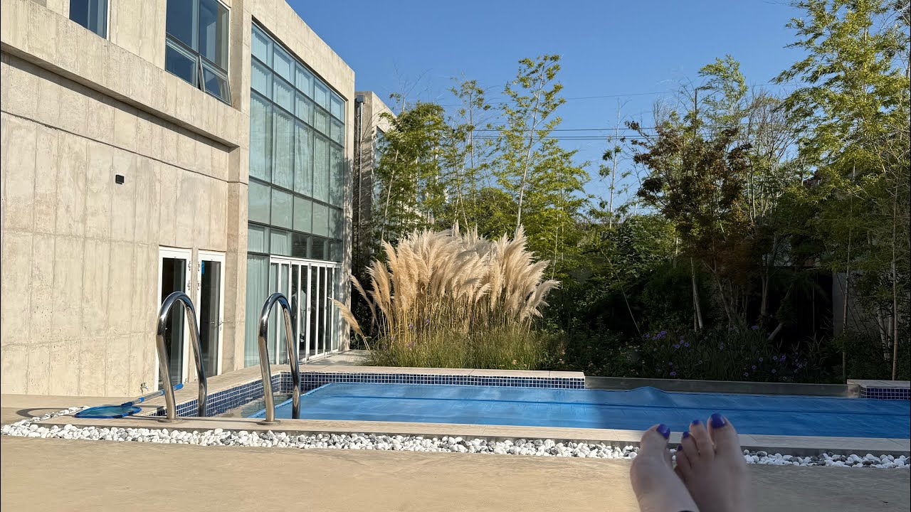 ARMY Vlog: Staying at the Jeju ‘Are You Sure’ House & a Yacht Cruise to the Maknae’s Scuba Location