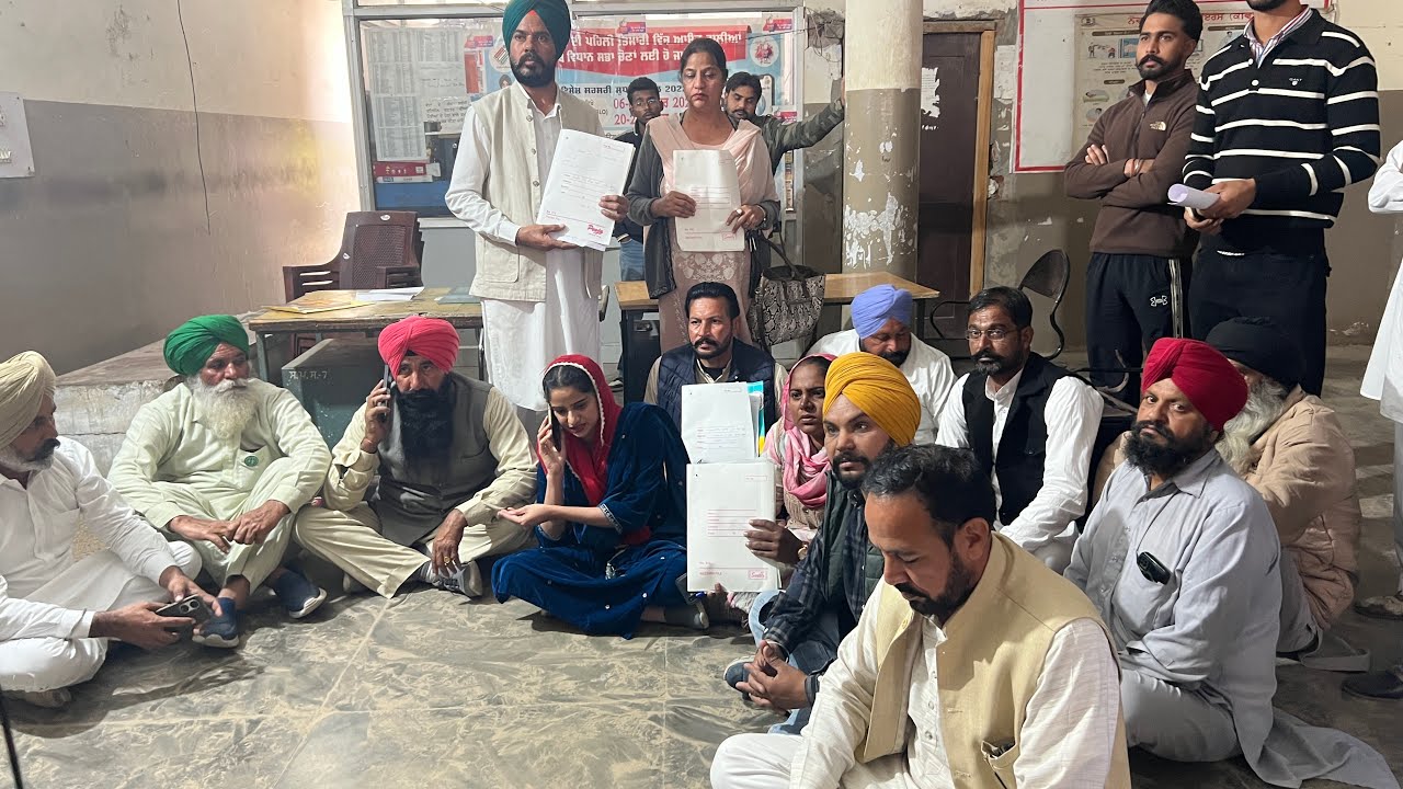 ਮਾਨਸਾ ਚ ਕਾਂਗਰਸੀ ਤੇ ਬੀਜੇਪੀ ਆਗੂਆਂ ਨੇ ਲਾਇਆ ਧਰਨਾ,SDM ਨੇ ਕਿਹਾ ਸਭ ਕੁਝ ਨਿਯਮਾਂ ਅਨੁਸਾਰ ਹੋ ਰਿਹਾ 