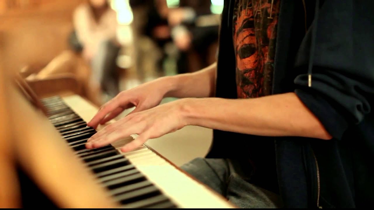 Vasia Bratchuk - United States of Eurasia + Collateral Damage (Muse piano cover)