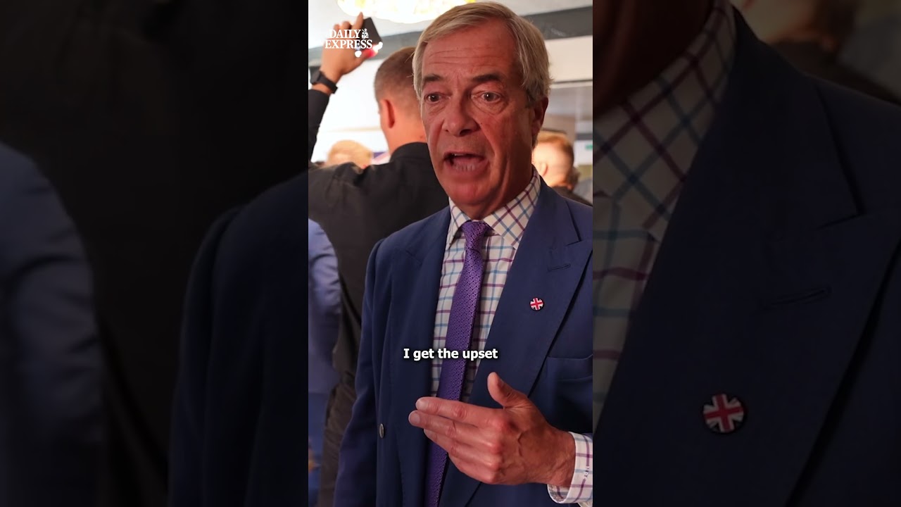 Nigel Farage understands Gosport's anger after boat of migrants arrived 🔵 #news #politics #migration