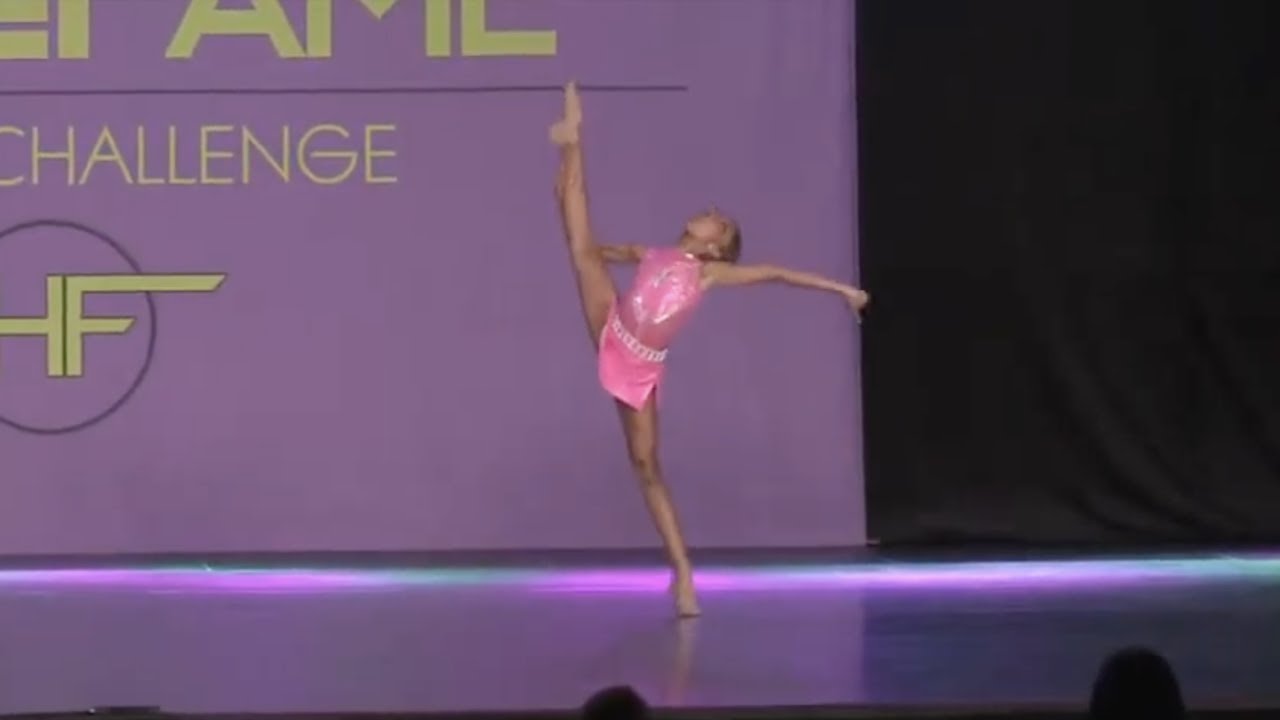 Chloe Hogan - Mama Makes Three (2017) #throwbackthursday