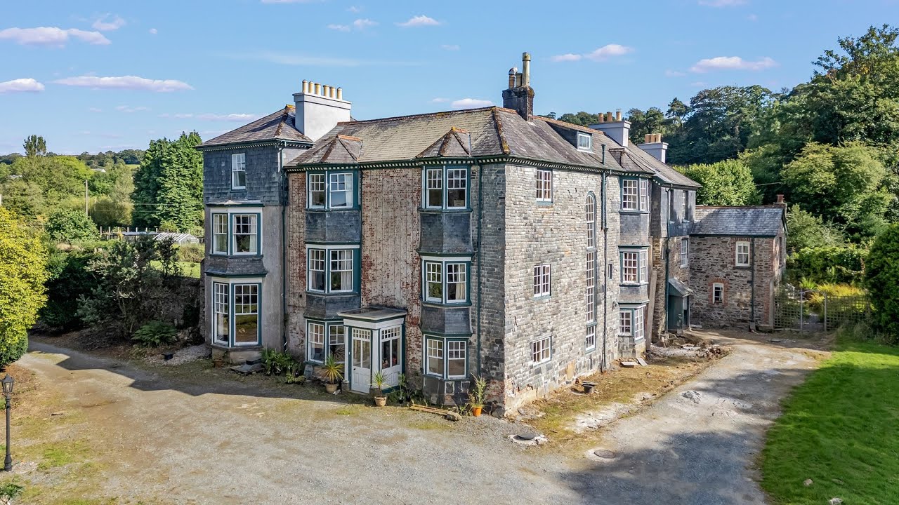 Stunning £1.35M+ Grade II Listed Estate | 8000 Sq. Ft. Manor with River Access & 29 Acres!