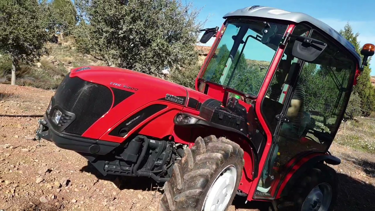FANDOS Agricultura entrega tractor reversible ANTONIO CARRARO  en la Sierra de Gudar Javalambre.