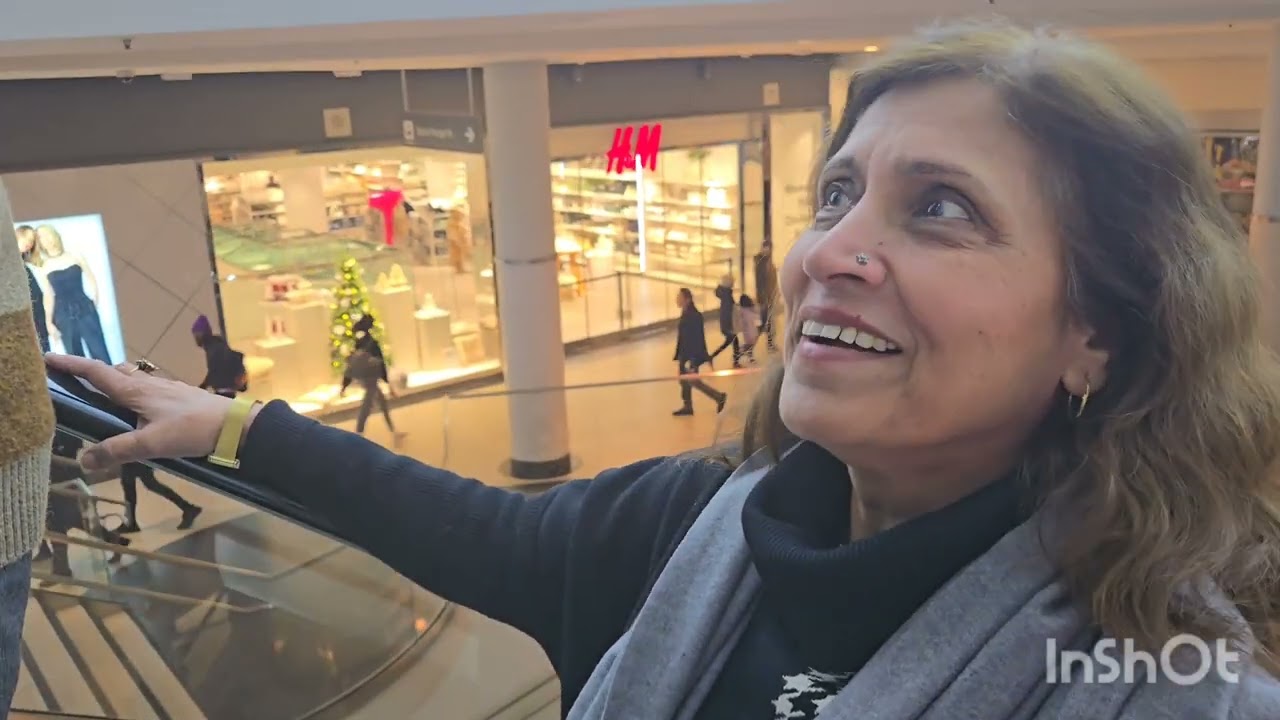 Aj kartay hain Downtown Toronto ki sair....