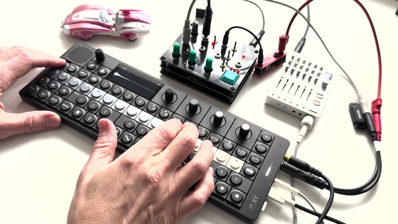 SeeVee - techno featuring Teenage Engineering OP-XY's CV aux track and DecadeBridge sn (Tin)
