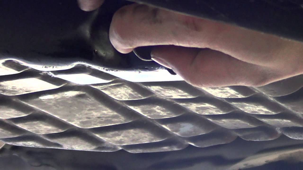 Nissan Primera 1994 P10 SR18 Oil and oil Filter change