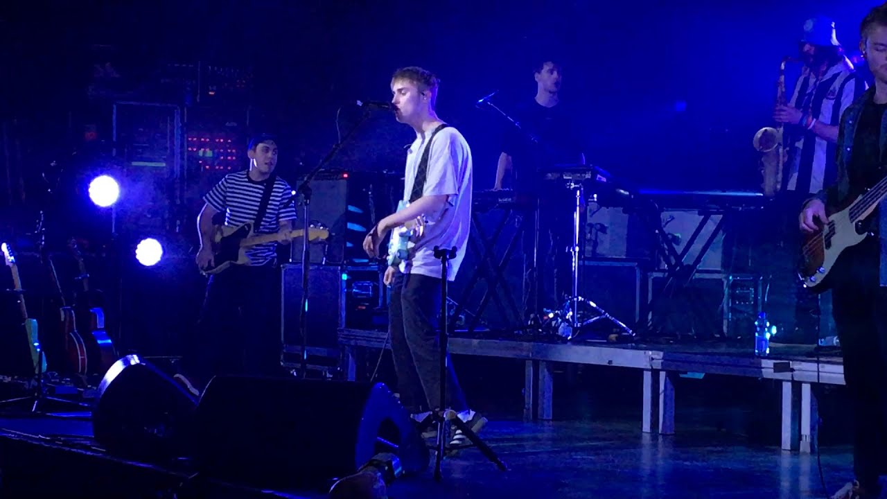 Sam Fender - Hold Out  ~ Live in Hamburg 05.03.2020 ~  Hypersonic Missiles Tour