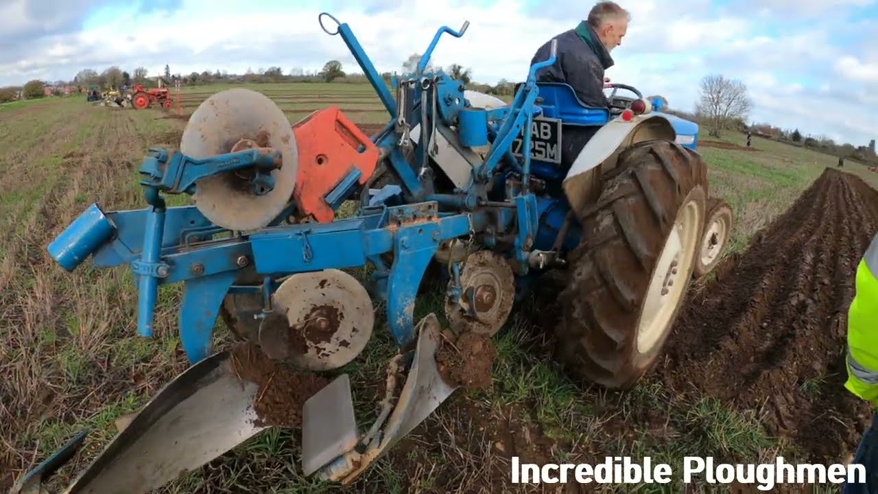 1974 Ford 2000 2.6 Litre 3-Cyl Diesel Tractor (36 HP) Ransomes Bidford-on-Avon Ploughing Match 2025