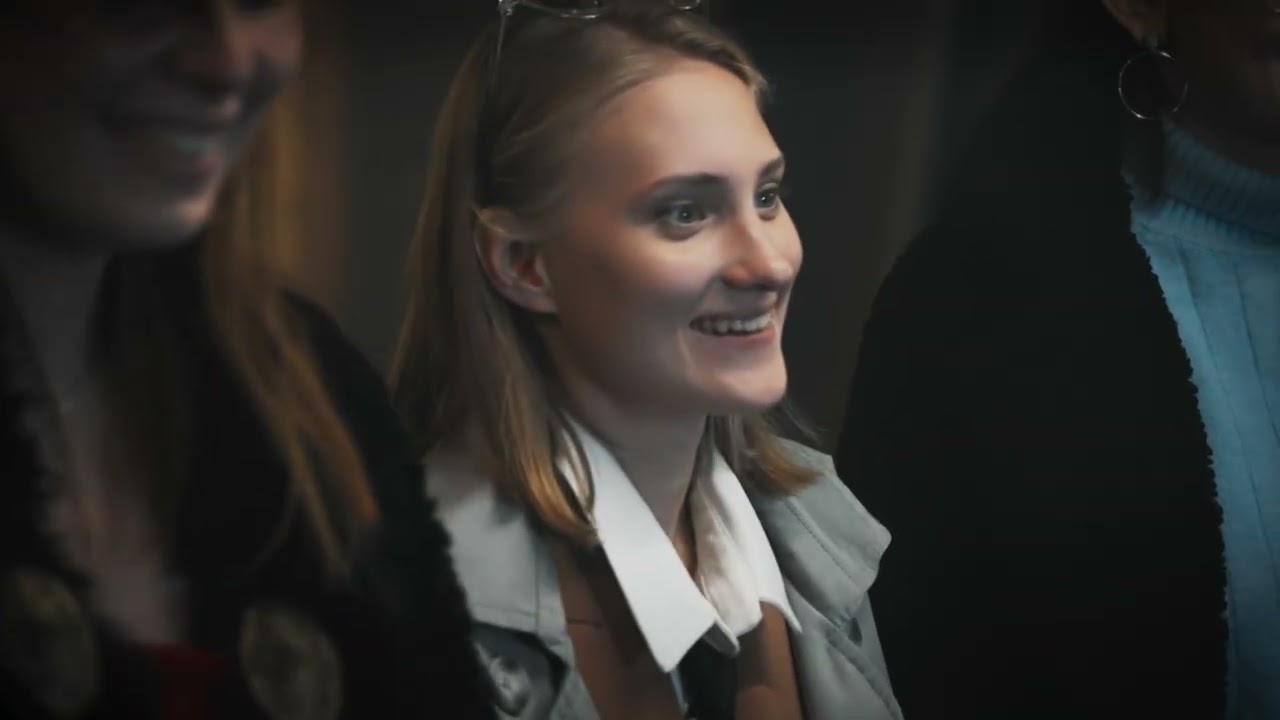 9 серия — «Эволюция и соавторство» — первое в истории реалити-шоу о писателях.