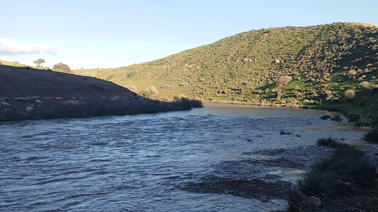 حمولة تاريخية بنهر أم الربيع اليوم بعد الطلقة الاكبر من سد احمد الحنصالي اقليم بني ملال 