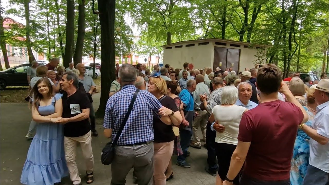 1 06 2025 RELACJA NA ŻYWO dzieję się w parku - mocny skład muzykantów!