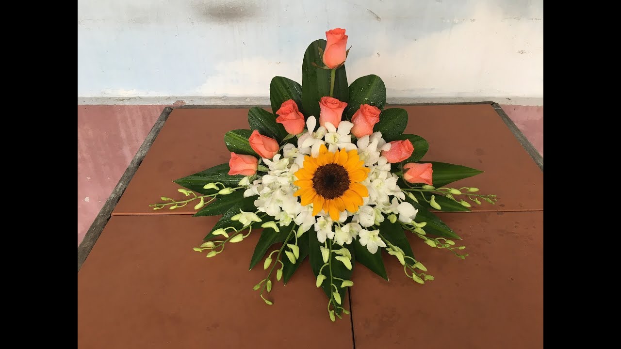 Cắm Hoa Để Bàn Dễ Dàng và Giản Đơn