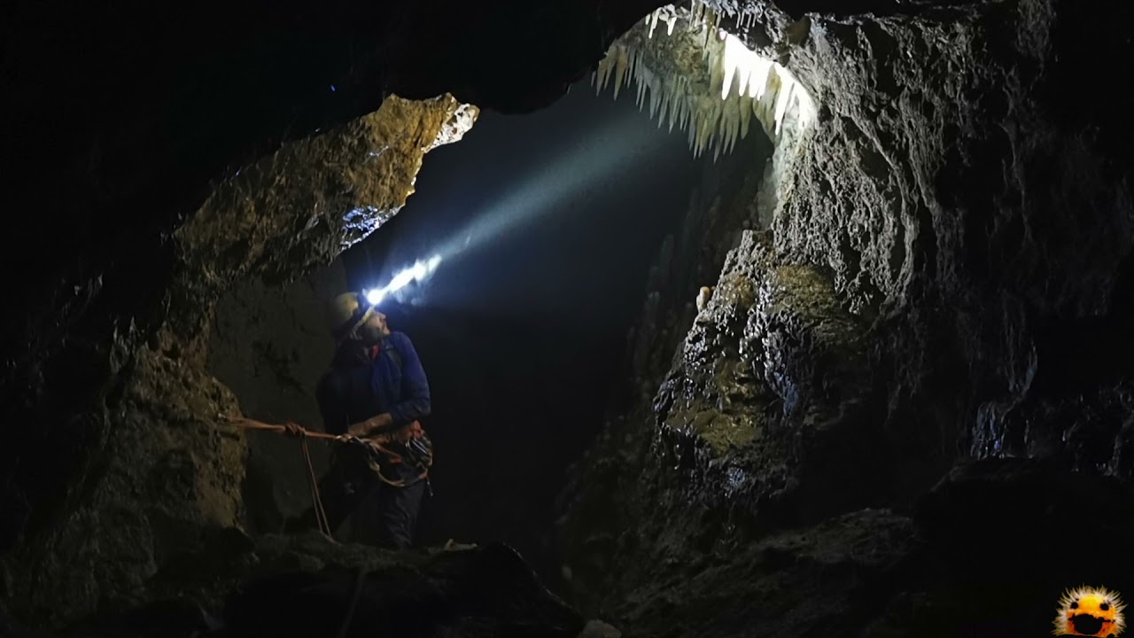 CUEVA DE LAS AGUJAS, CANSECO.LEÓN.ESPAÑA.1080p HD