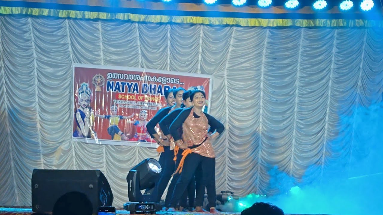 Chikni Chameli Bollywood Dance by South Indian Girls