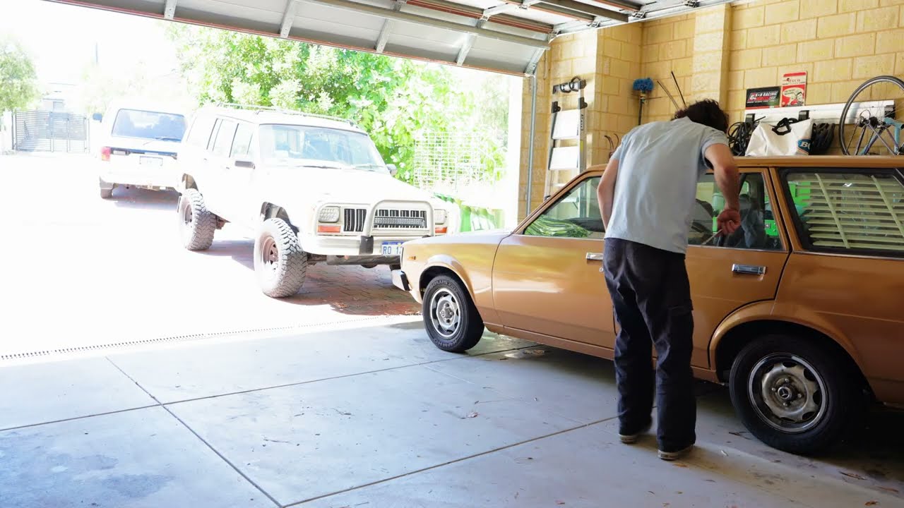 TOYOTA COROLLA KE70 | REPLACING HEATER HOSE, AND TESTING EXHAUST