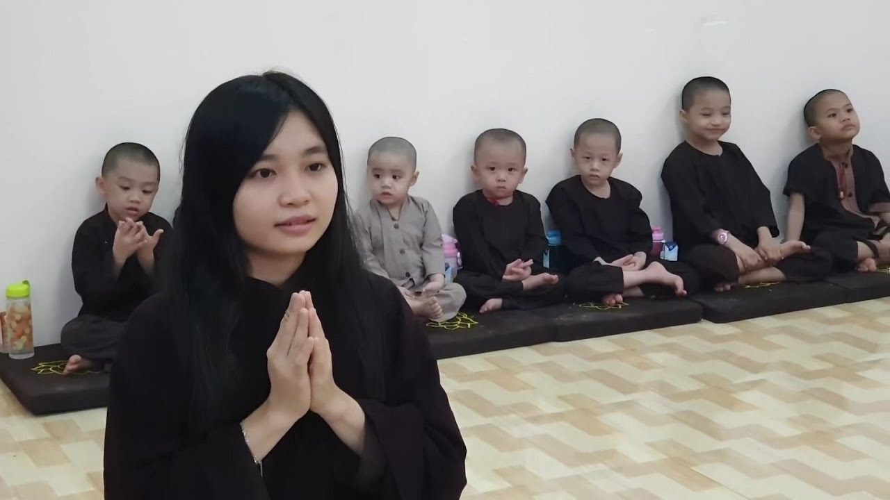尼僧剃髪得度式32　nun headshave