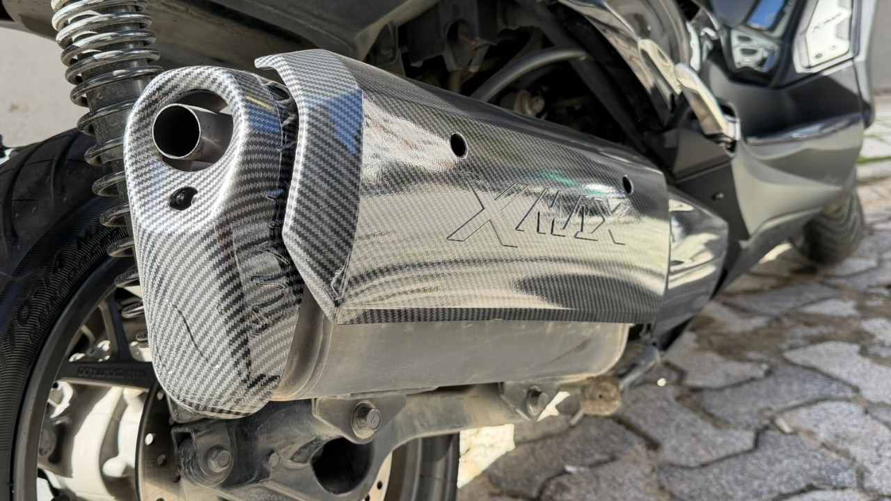 YAMAHA X-MAX CARBON EGZOZ KORUMA KAPAĞI