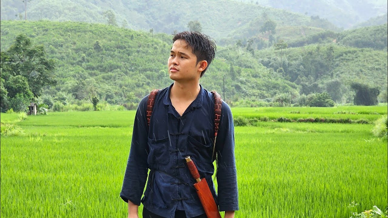 Next to the small house, Linh built a warehouse to store firewood and necessary items.
