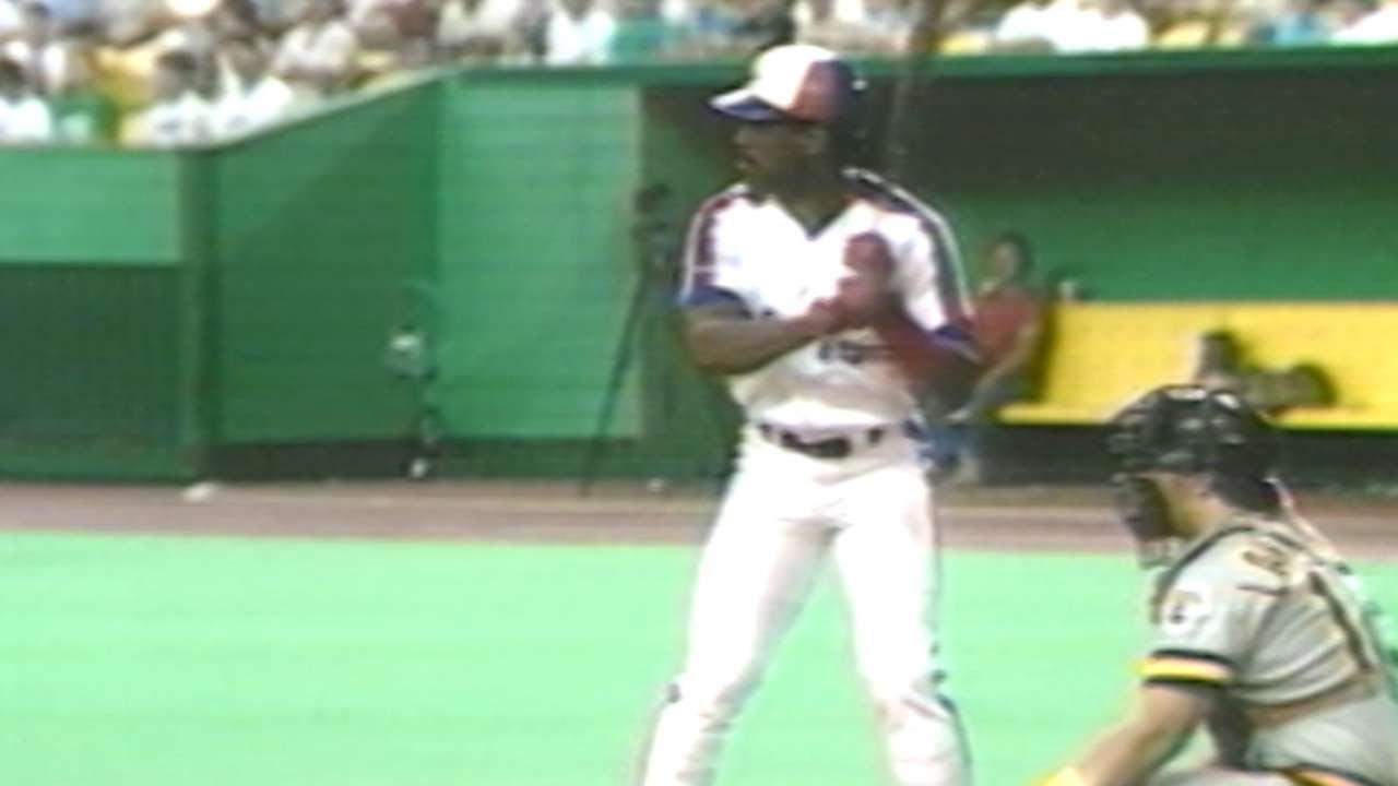 PIT@MON: Raines hits for the cycle for the Expos