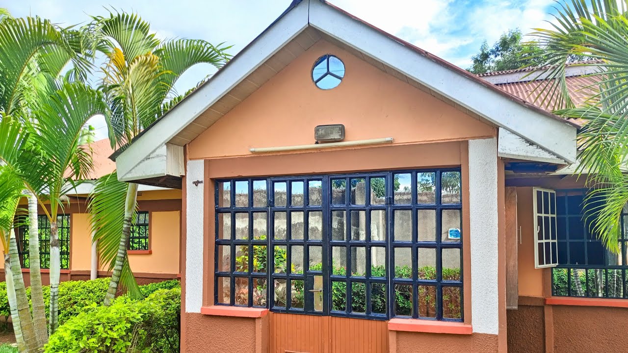 Neatly Finishing Exterior 4 Bedroom Village House @judithdownthevillages