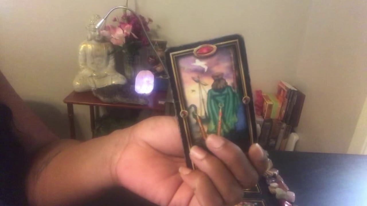 Leo September 2019, Reading......