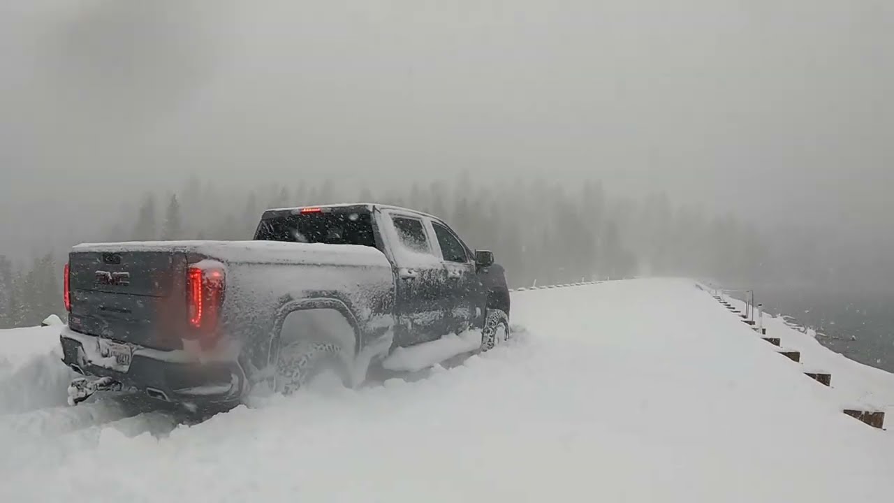 GMC SIERRA AT4 6 INCH LIFT 35S Lifted Trucks in Snow WHEELING! ❄️ #YOUTUBE #STORY