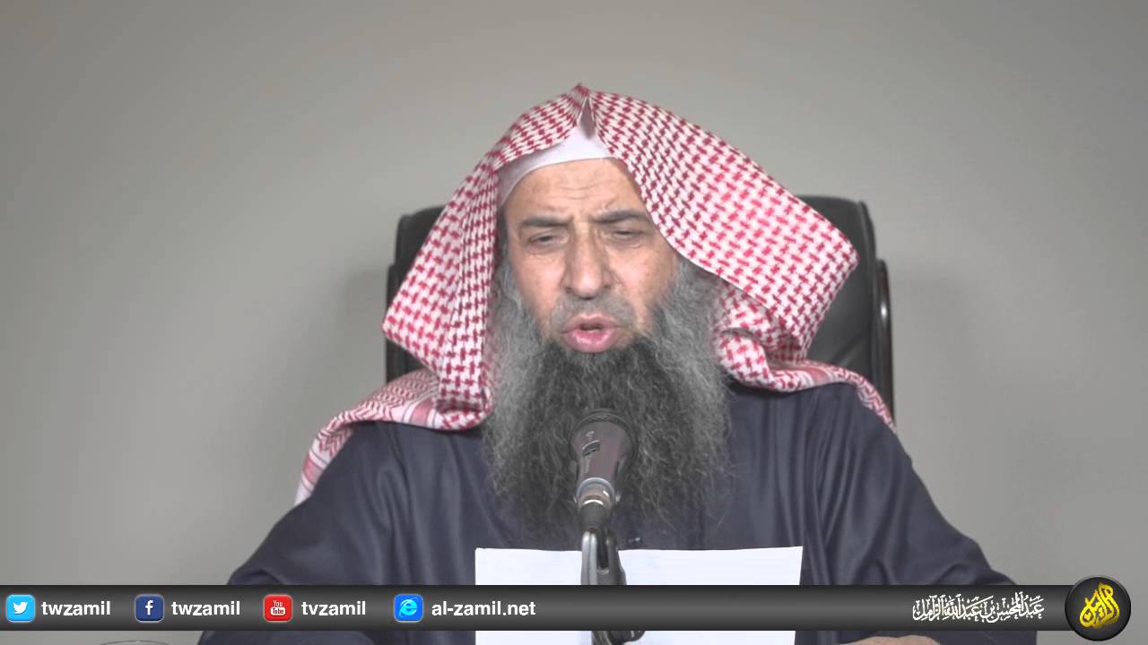 حكم التخلف عن صلاة الجمعة بسبب العمل