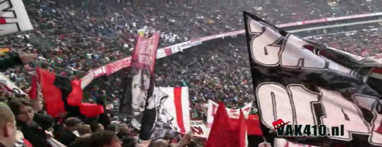 AJAX vs Heerenveen  Three Litte Birds vanuit VAK410