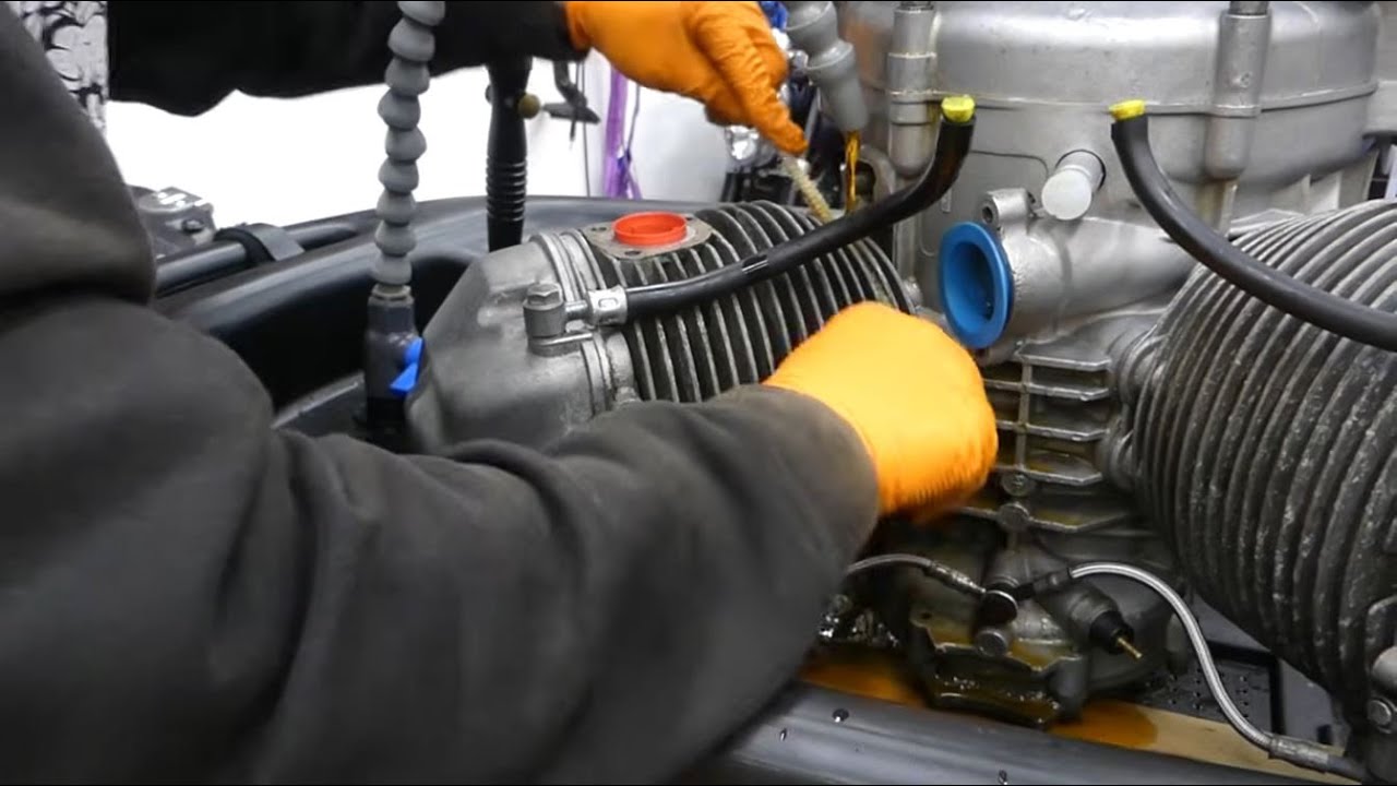 Moto Guzzi T3 - Restauration -- Teil 09 -- Motorwäsche , Getriebe trennen und Kupplung ausbauen