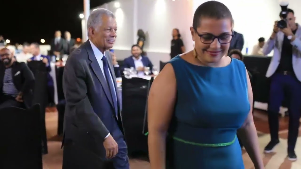 JANTAR  DE HOMENAGEM AO DR. CARLOS VEIGA- 2º DIA DO 3º CONGRESSO DA FALP NO MINDELO