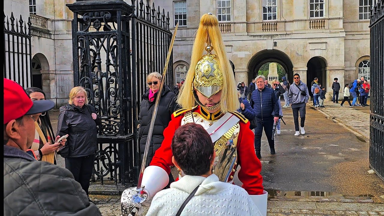 RUDE IDIOT TOURIST REFUSES TO MOVE for The King's Guard and thinks it's funny at Horse Guards!