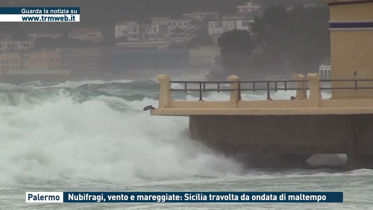 Palermo - Nubifragi, vento e mareggiate. Sicilia travolta dal maltempo