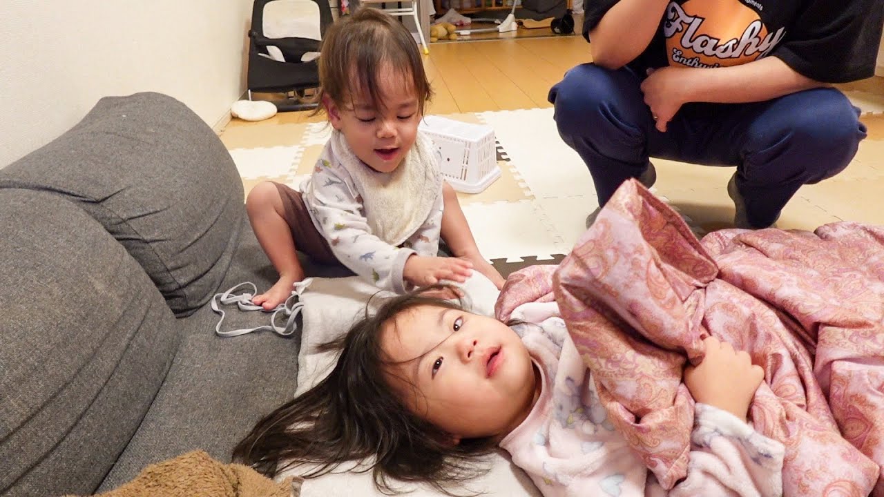 寝る前に騒ぎ散らかす姉弟