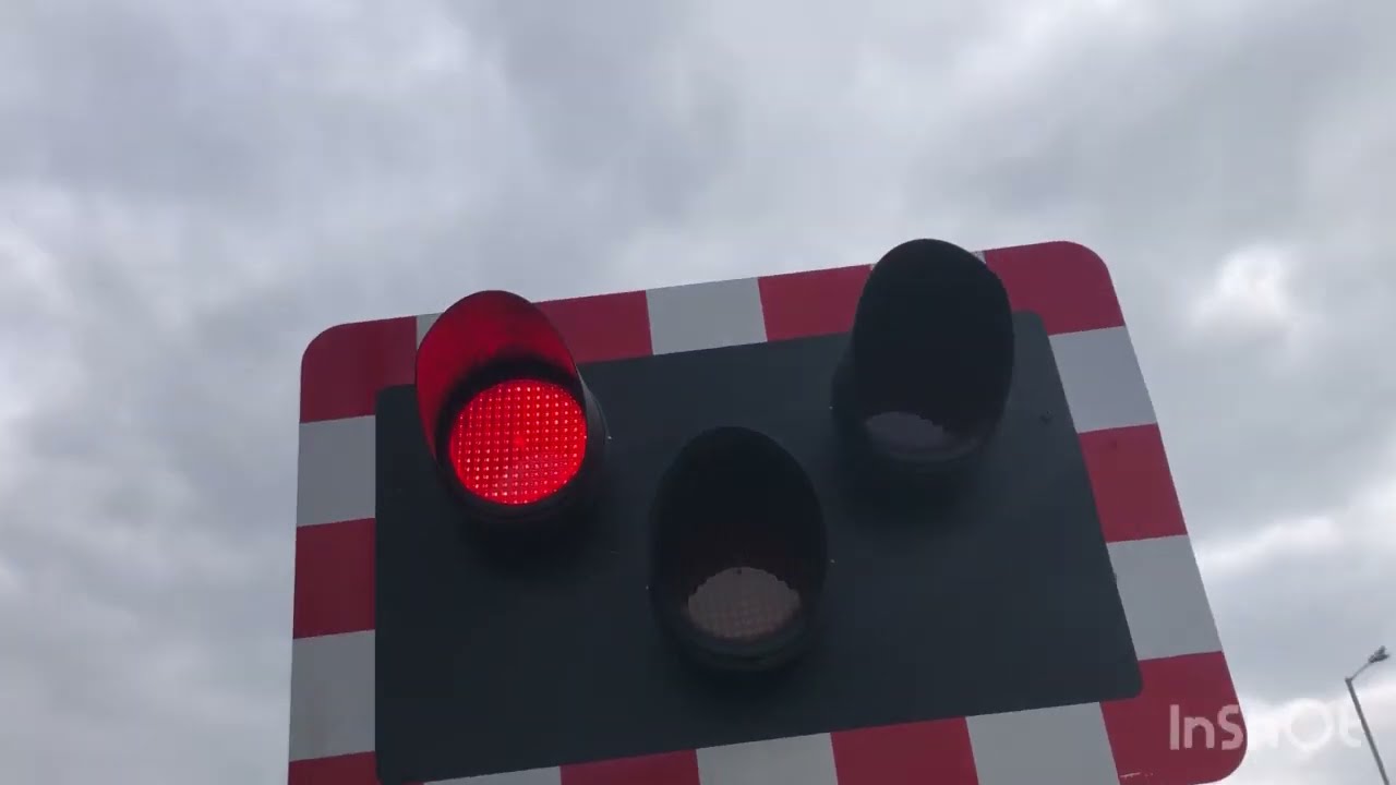 Sleaford East LC 23/7/25 ft:@JSlevelcrossingandtrains